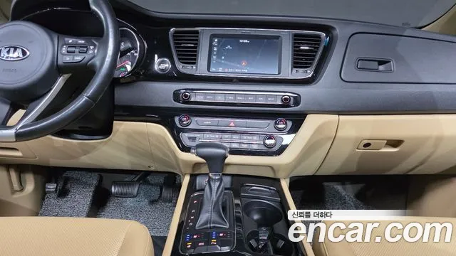 Kia Carnival 2018 thumb 5