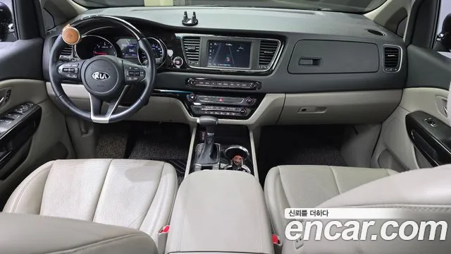 Kia Carnival 2020 thumb 7