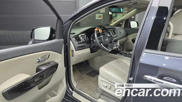 Kia Carnival 2020 thumb 2