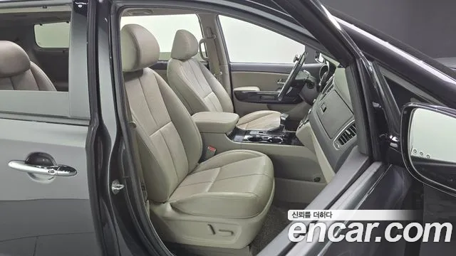 Kia Carnival 2020 thumb 3