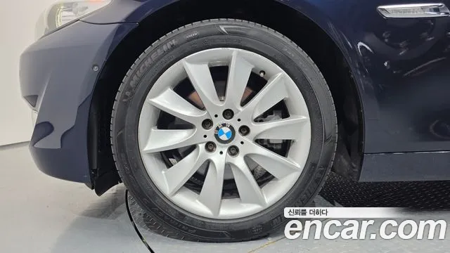 BMW 5 серии 2012 thumb 10