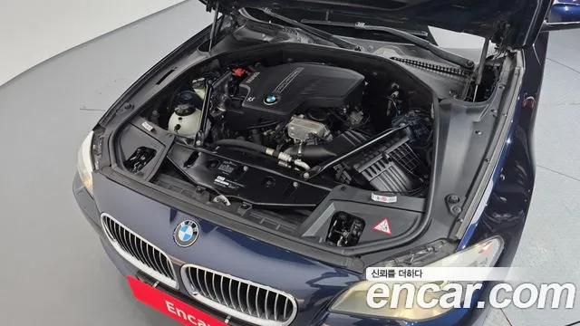 BMW 5 серии 2012 thumb 11