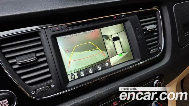 Kia Carnival 2016 thumb 3