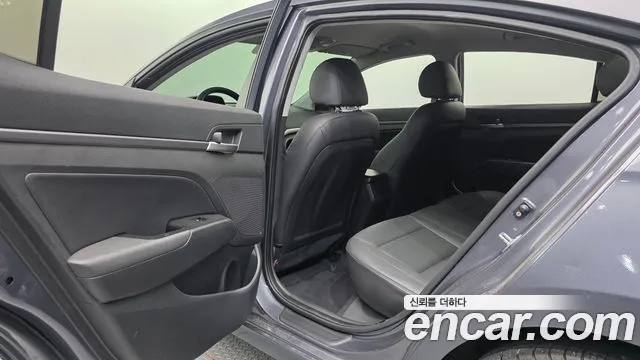 Hyundai Avante 2017 thumb 2