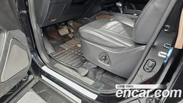 KGM Rexton 2018 thumb 4