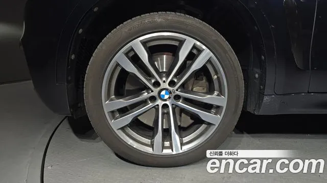 BMW X6 2018 thumb 6