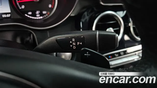 Mercedes-Benz C-Class 2017 thumb 8