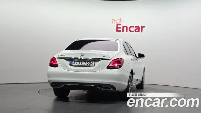 Mercedes-Benz C-Class 2020 thumb 6