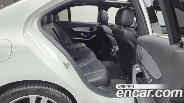 Mercedes-Benz C-Class 2020 thumb 11
