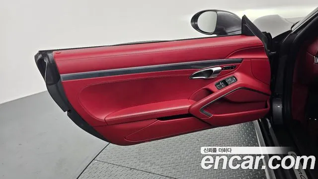 Porsche 718 Cayman 2021 thumb 9