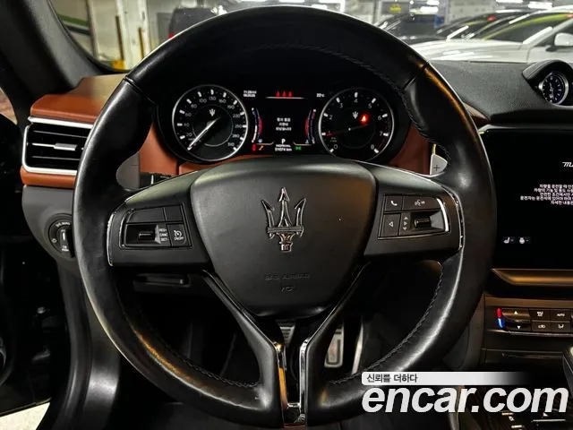 Maserati Ghibli 2021 thumb 6