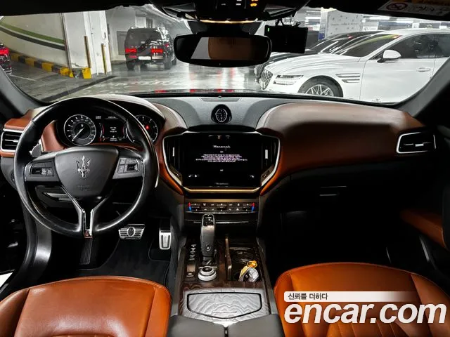 Maserati Ghibli 2021 thumb 11