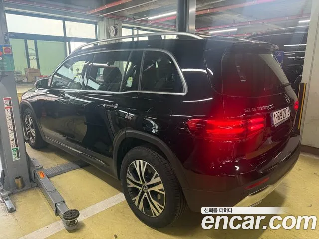 Mercedes-Benz GLB 2025 thumb 6