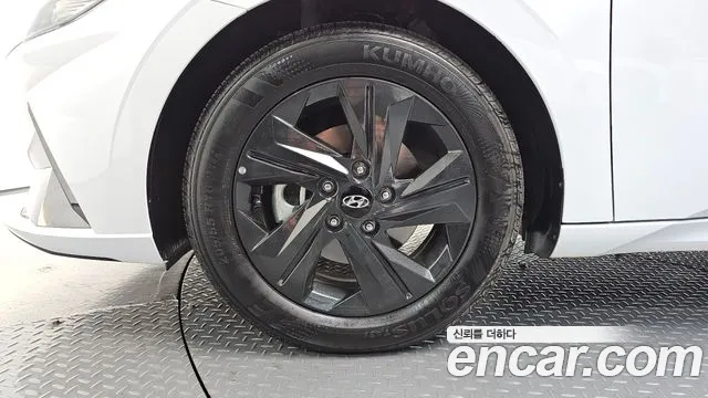 Hyundai Elantra 2022 thumb 7