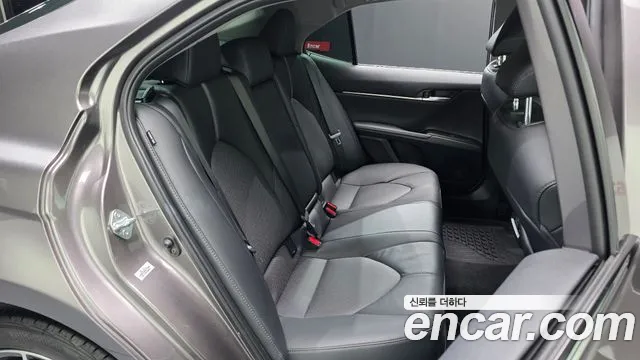 Toyota Camry 2024 thumb 5