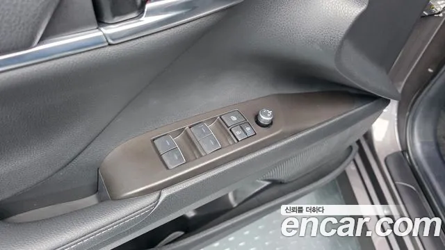Toyota Camry 2024 thumb 3