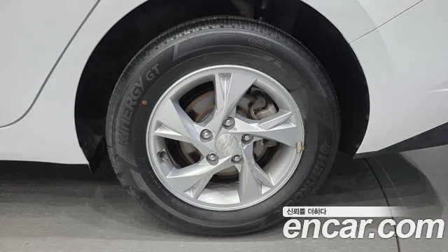 Hyundai Elantra 2021 thumb 7
