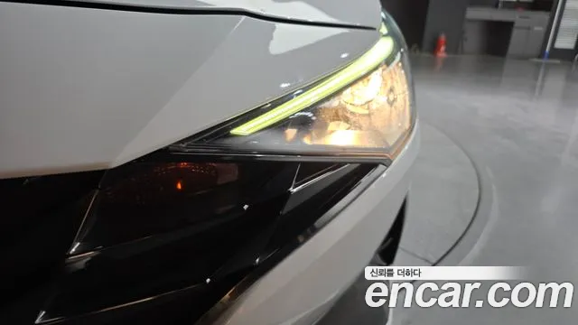 Hyundai Elantra 2021 thumb 3
