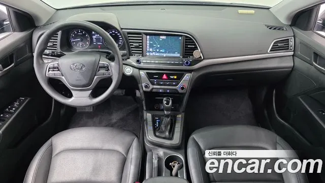 Hyundai Avante 2017 thumb 3