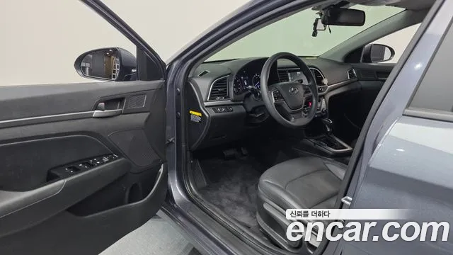 Hyundai Avante 2017 thumb 10