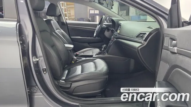 Hyundai Avante 2017 thumb 9