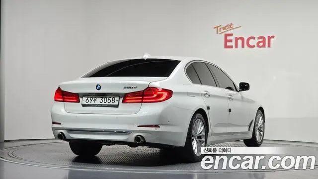 BMW 5 серии 2018 thumb 5