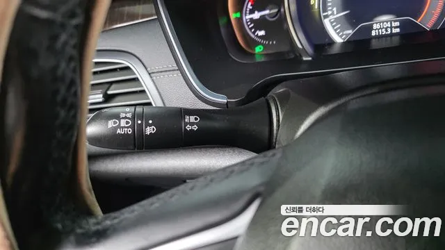 Renault SM6 2016 thumb 8