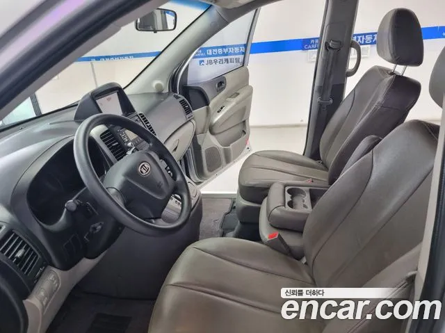 Kia Canival 2010 thumb 10
