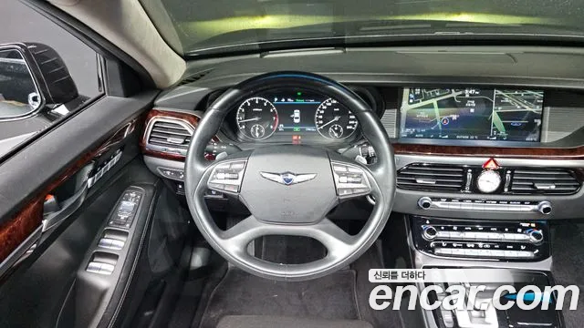 Genesis G90 2016 thumb 4
