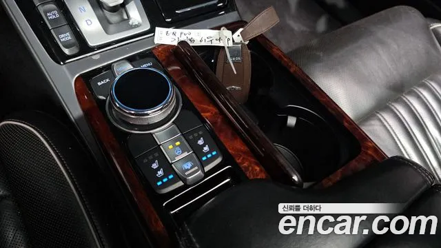 Genesis G90 2016 thumb 8