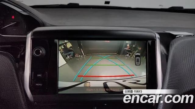 Peugeot 2008 2019 thumb 3