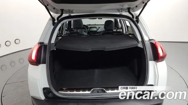 Peugeot 2008 2019 thumb 5