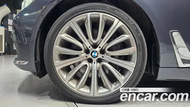 BMW 7 серии 2016 thumb 6