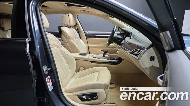 BMW 7 серии 2016 thumb 2