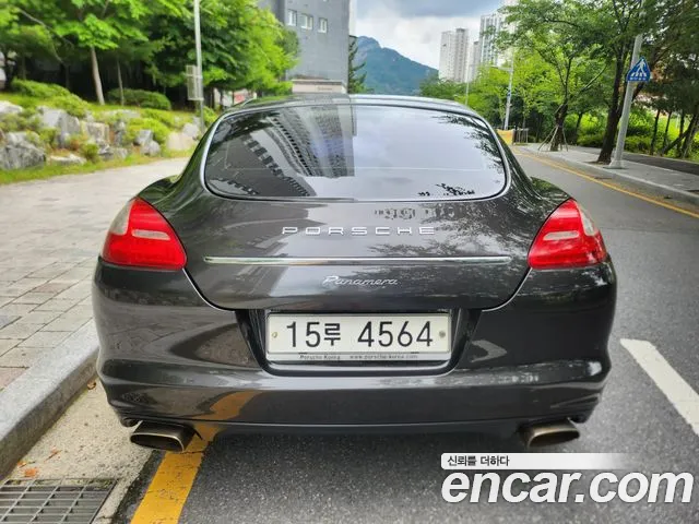 Porsche Panamera 2011 thumb 5