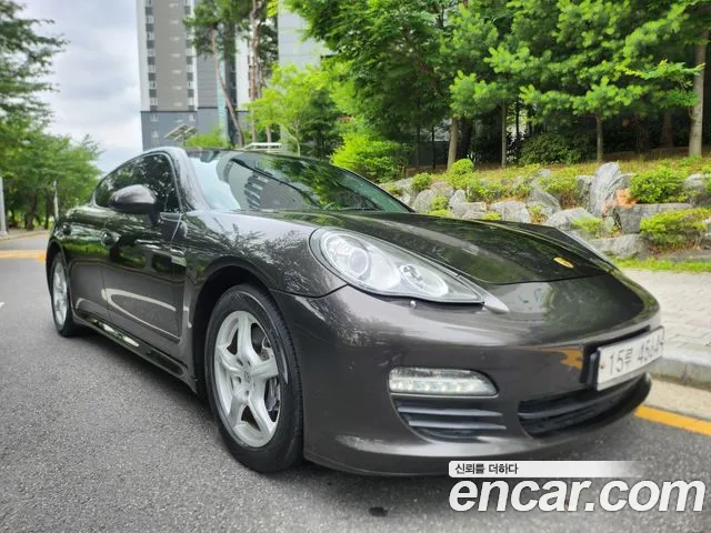 Porsche Panamera 2011 thumb 6