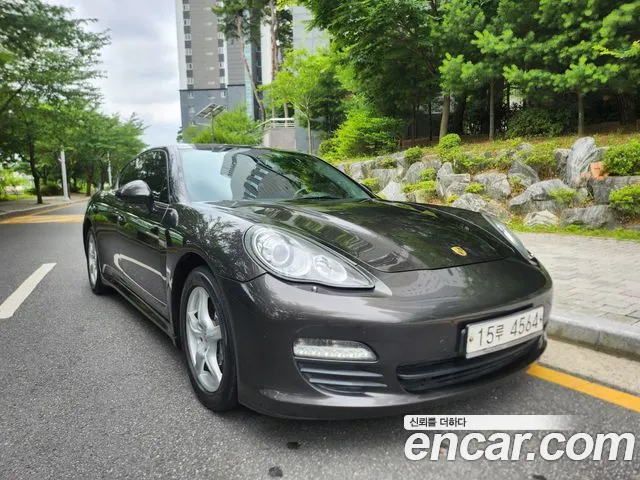 Porsche Panamera 2011 thumb 4