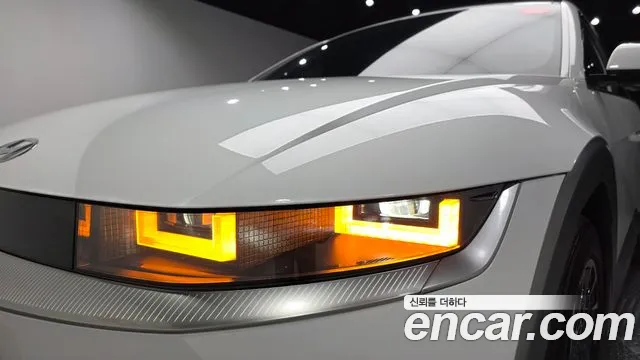 Hyundai Ioniq5 2022 thumb 2