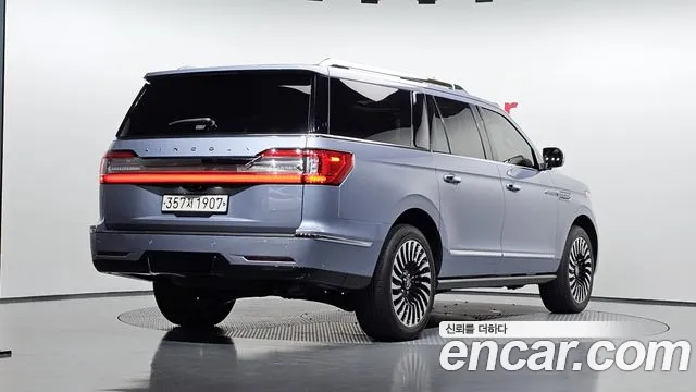 Lincoln Navigator 2019 thumb 8