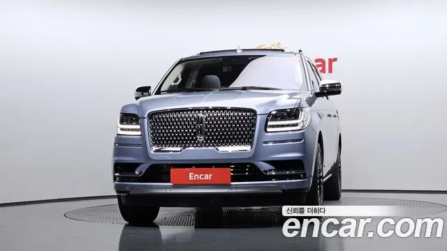 Lincoln Navigator 2019 thumb 3