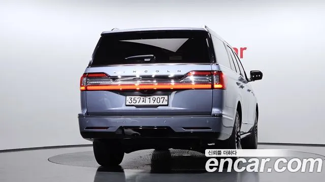 Lincoln Navigator 2019 thumb 2