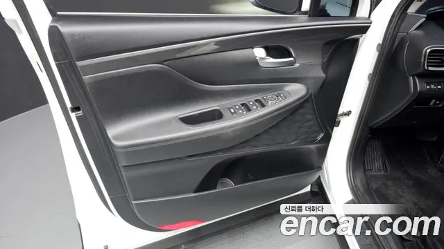 Hyundai Santa Fe 2023 thumb 9