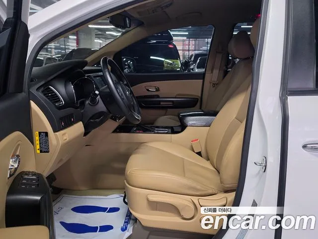 Kia Carnival 2019 thumb 9