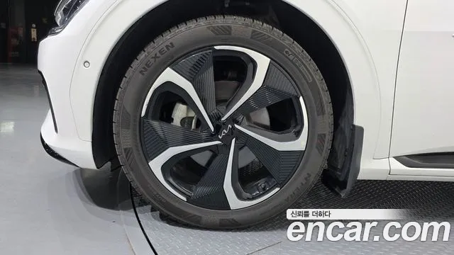Kia EV6 2022 thumb 3