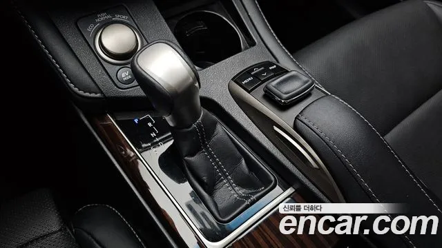 Lexus ES 300h 2016 thumb 3