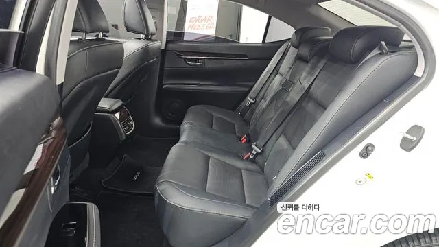 Lexus ES 300h 2016 thumb 4