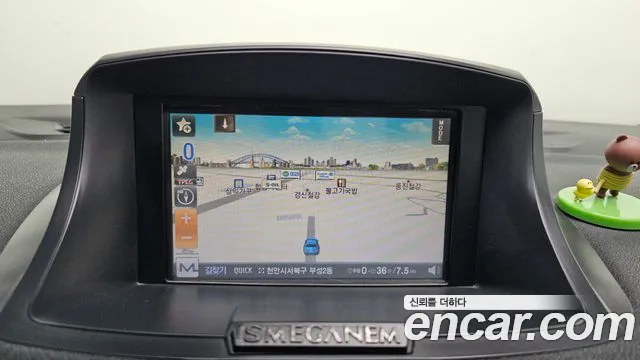 Renault SM3 2010 thumb 12