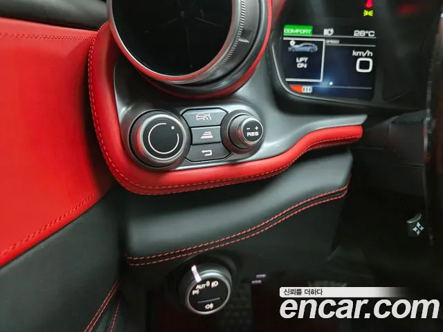Ferrari GTC4 Lusso 2019 thumb 5