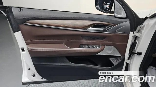 BMW 6 серии Gran Turismo 2022 thumb 6
