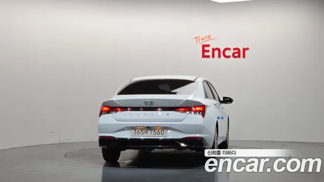 Hyundai Elantra 2021 thumb 4